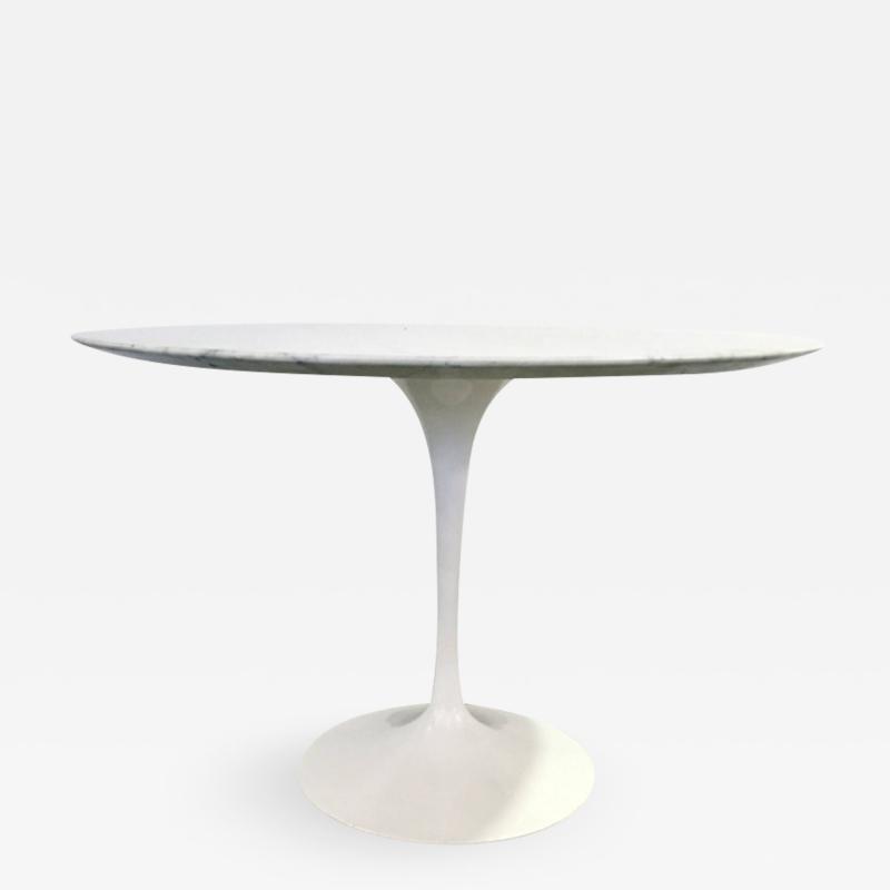 Eero Saarinen Tulip Table by Eero Saarinen