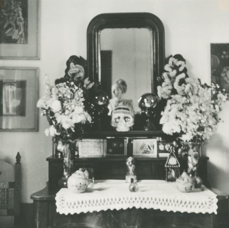 Emmy Lou Packard Frida Kahlo s Dressing Table