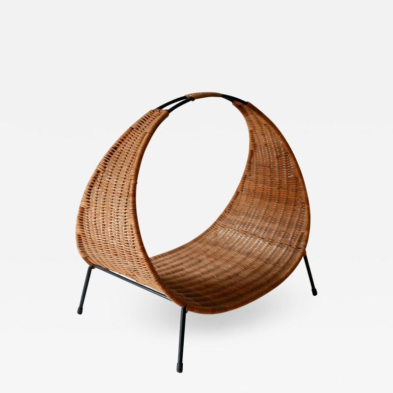 Exceptional Large Mid Century Modern Wicker Magazine Rack or Stand 1960s Italy