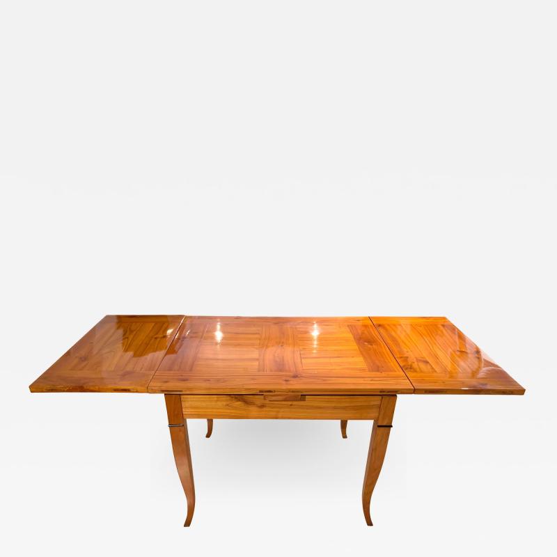 Expandable Biedermeier Table Cherry Massive South Germany circa 1820