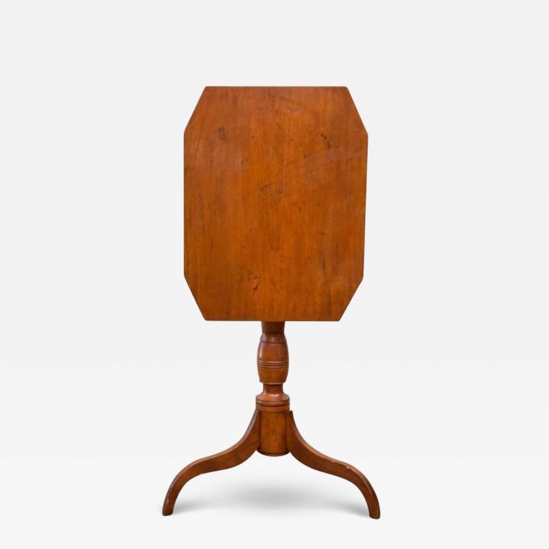 FEDERAL TILT TOP CANDLESTAND TABLE