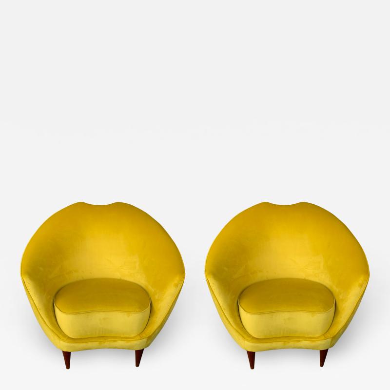 Federico Munari Pair of Italian Armchairs by Federico Munari Italy 1960s