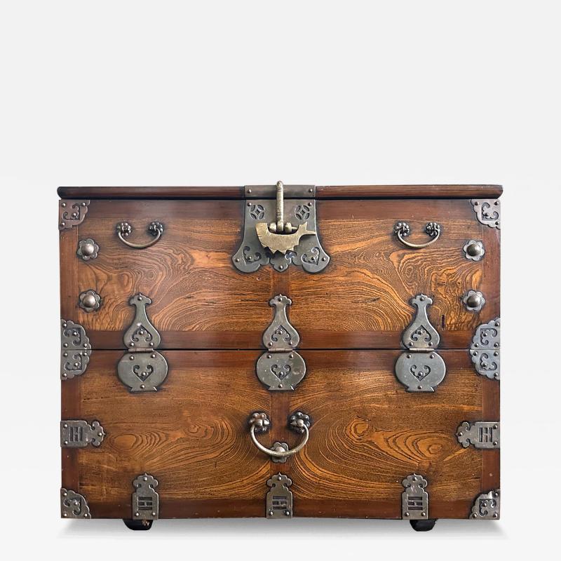 Fine Antique Korean Bandaji Chest Gyeonggi Do Joseon Dynasty