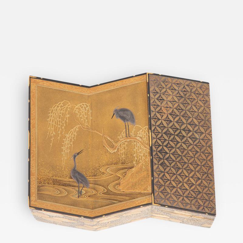 Fine Lacquer Kogo Incense Box 