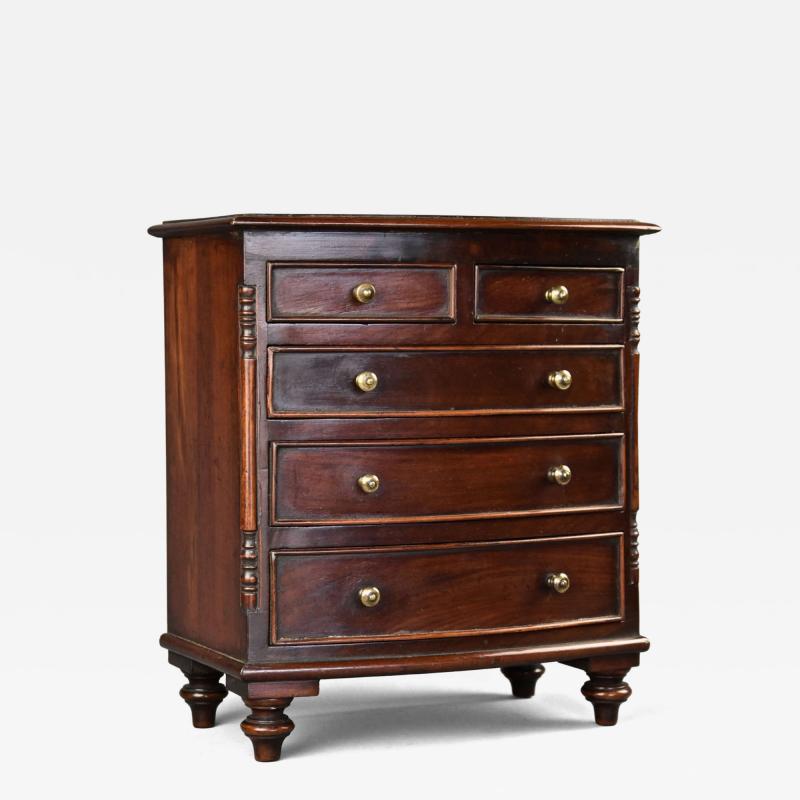 Fine quality mid 19thc mahogany miniature bow front chest of drawers