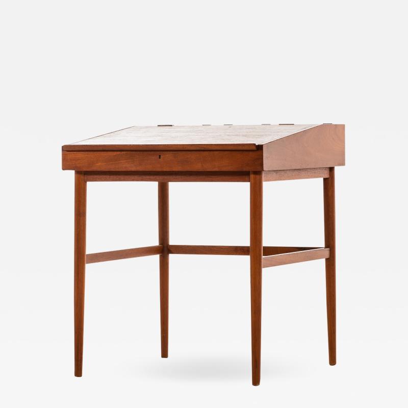 Finn Juhl Desk NV 40 Produced by Cabinetmaker Niels Vodder