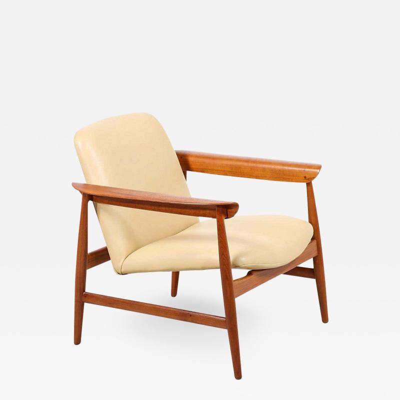 Finn Juhl Finn Juhl Model BO 118 Teak Lounge Chair for Bovirke