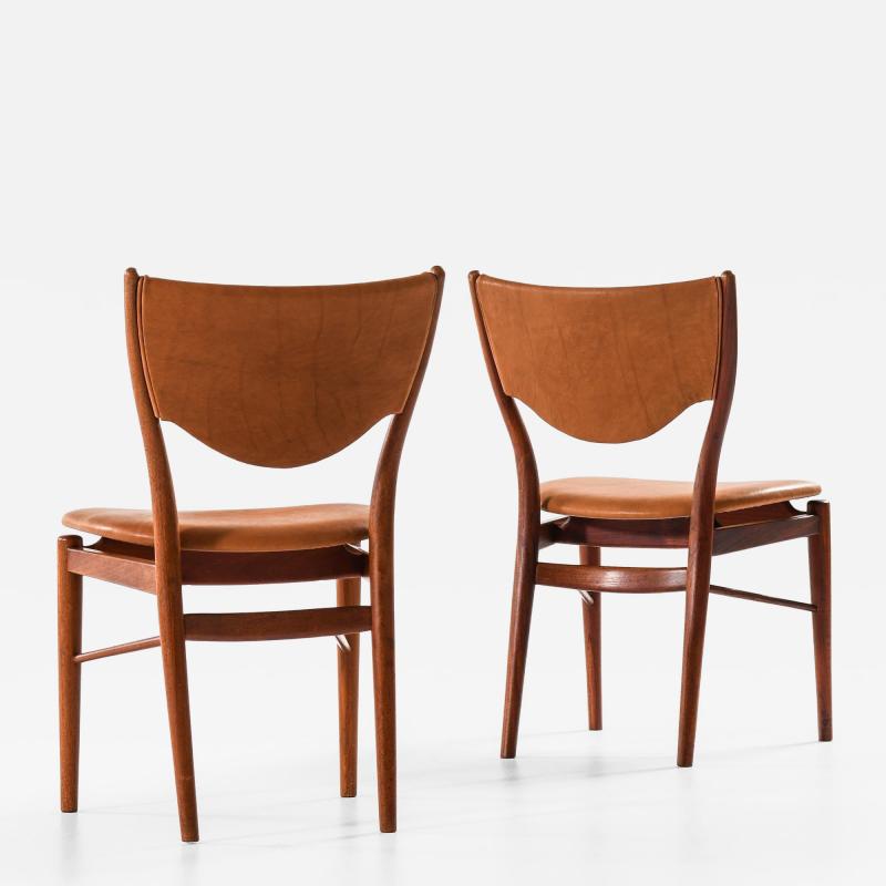Finn Juhl Set of 6 Dining Chairs in Leather and Teak by Finn Juhl 1952