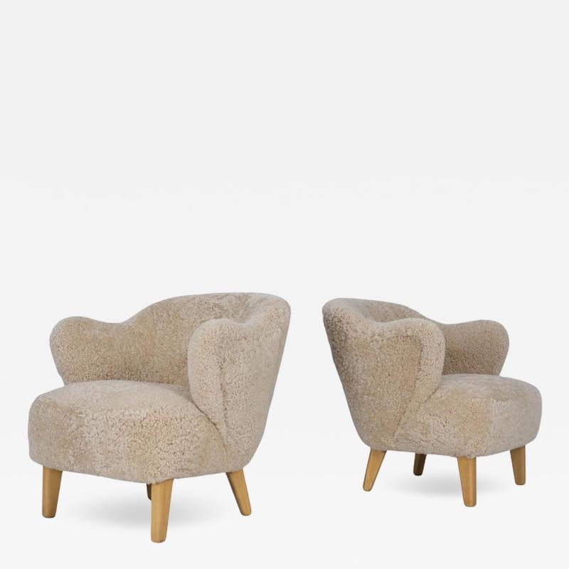 Flemming Lassen Pair of Flemming Lassen Ingeborg Chairs in Honey Sheepskin Asko 1950s