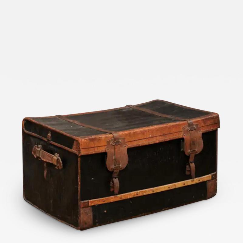 French 1890s Brown and Black Travel Trunk with Leather Straps and Aged Patina