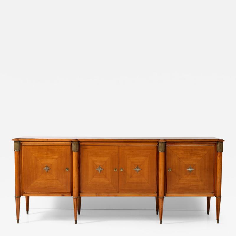 French 1940s sideboard finely crafted in Fruitwood veneer and solid wood 