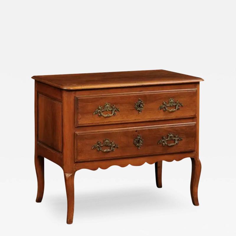 French Louis XV 1790s Walnut Commode Sauteuse with Two Drawers and Cabriole Legs