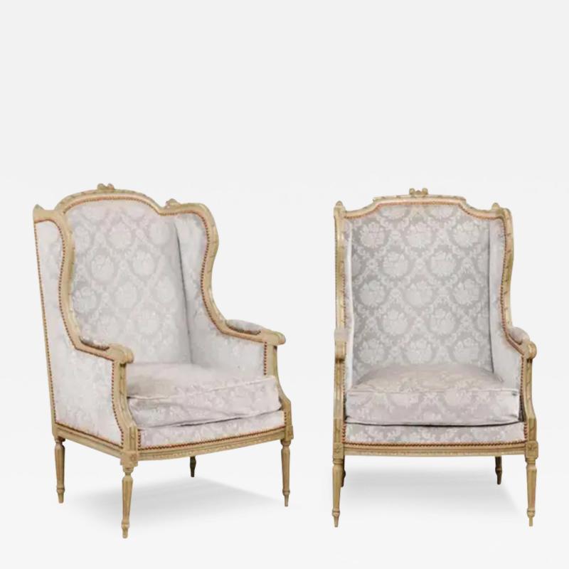French Louis XVI Style Berg res Oreilles with Carved Motifs and Upholstery