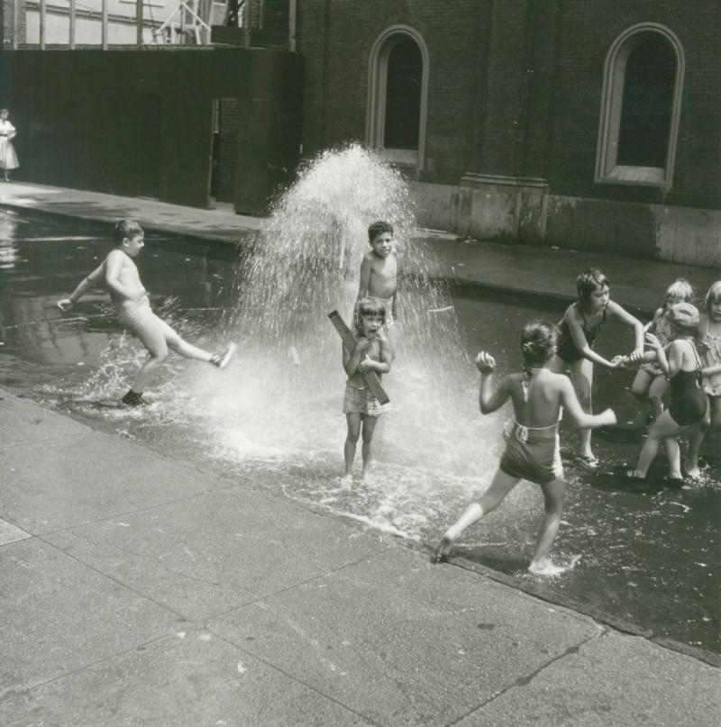 Fritz Henle New York Kinder Children Playing with Fire Hydrant