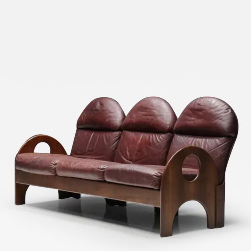 Gae Aulenti Three Seater Arcata by Gae Aulenti Walnut and Burgundy Leather 1968