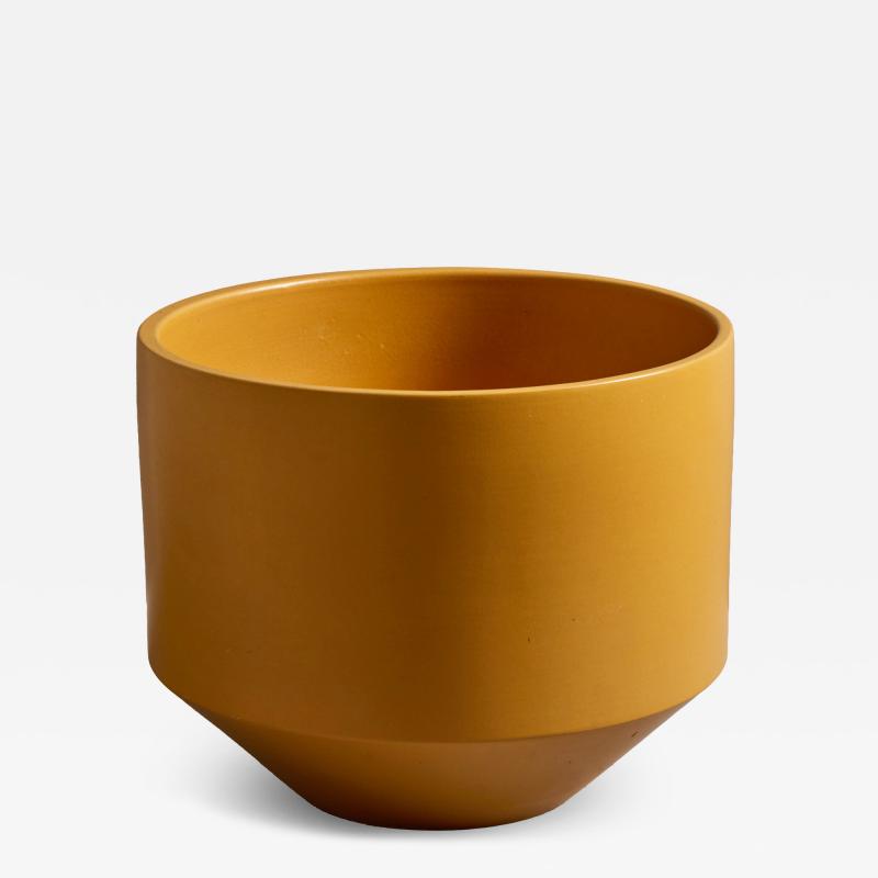 Gainey Ceramics Large 1970s Gainey Mustard Ceramic Planter Two Enlighten