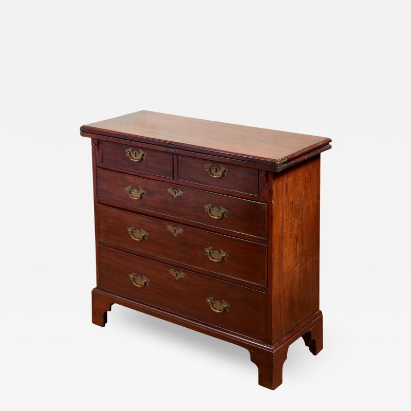 Georgian Bachelors Chest