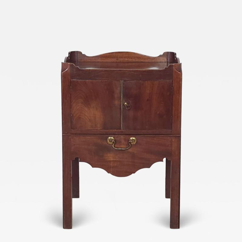 Georgian Mahogany Tray Top Bedside Commode England circa 1800