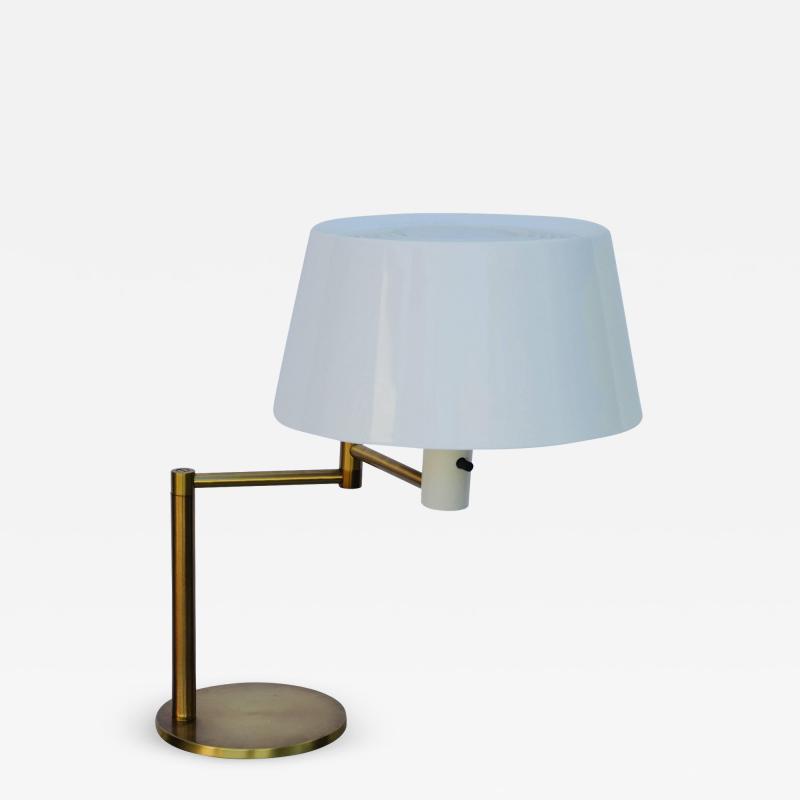 Gerald Thurston Impeccable Extendable Arm Lamp by Gerald Thurston for Lightolier
