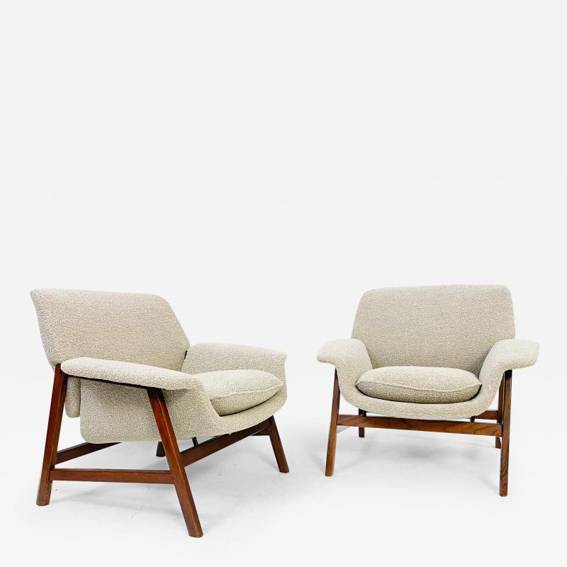 Gianfranco Frattini Mid Century Pair of 849 Armchairs by Gianfranco Frattini