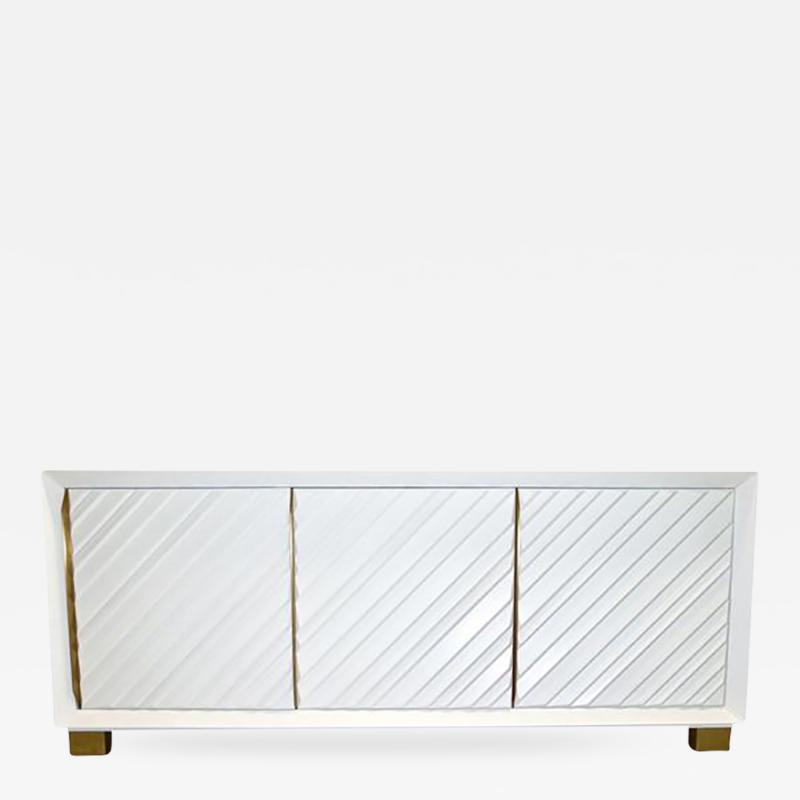 Giusta Collini Frigerio 1970s Italian White Lacquered Carved Wood Credenza or Dresser