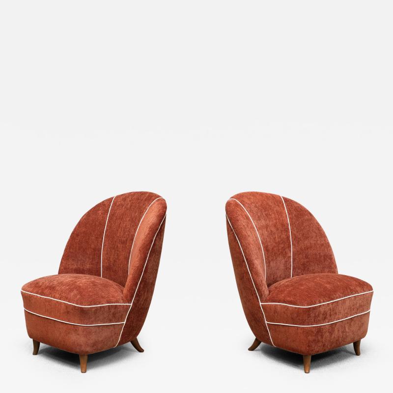 Guglielmo Ulrich Pair of Guglielmo Ulrich Chairs in Dedar Chenille and Walnut Italy 1940s