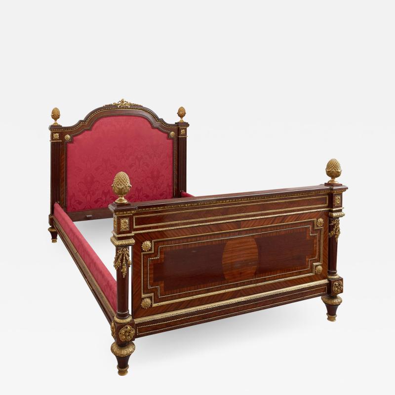 Guillaume Groh Large French Neoclassical style gilt bronze mounted bed