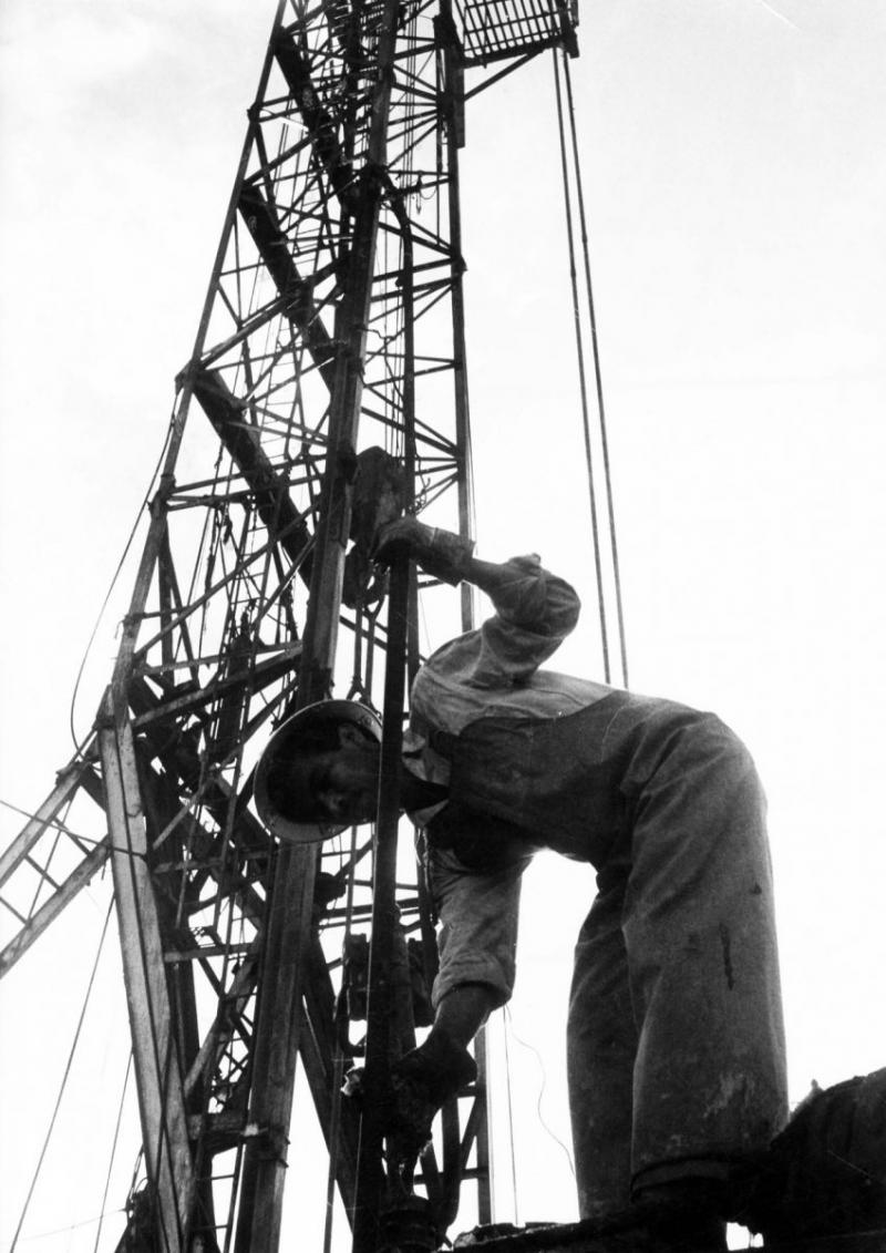 H ctor Garc a Machine Worker