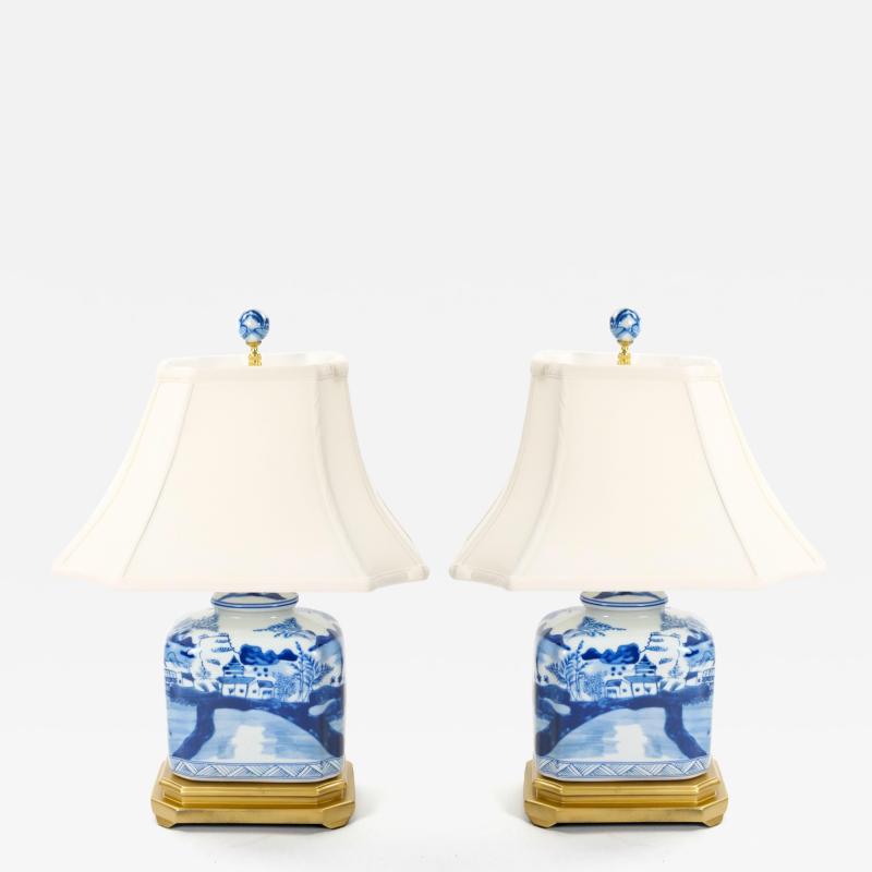 Hand Painted Blue White Porcelain Table Lamps Gilt Wood Painted Base