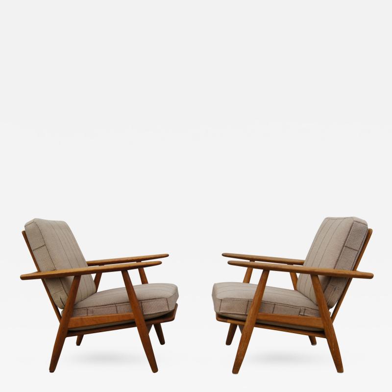 Hans J Wegner Pair of GE 240 Lounge Chairs by Hans Wegner for GETAMA