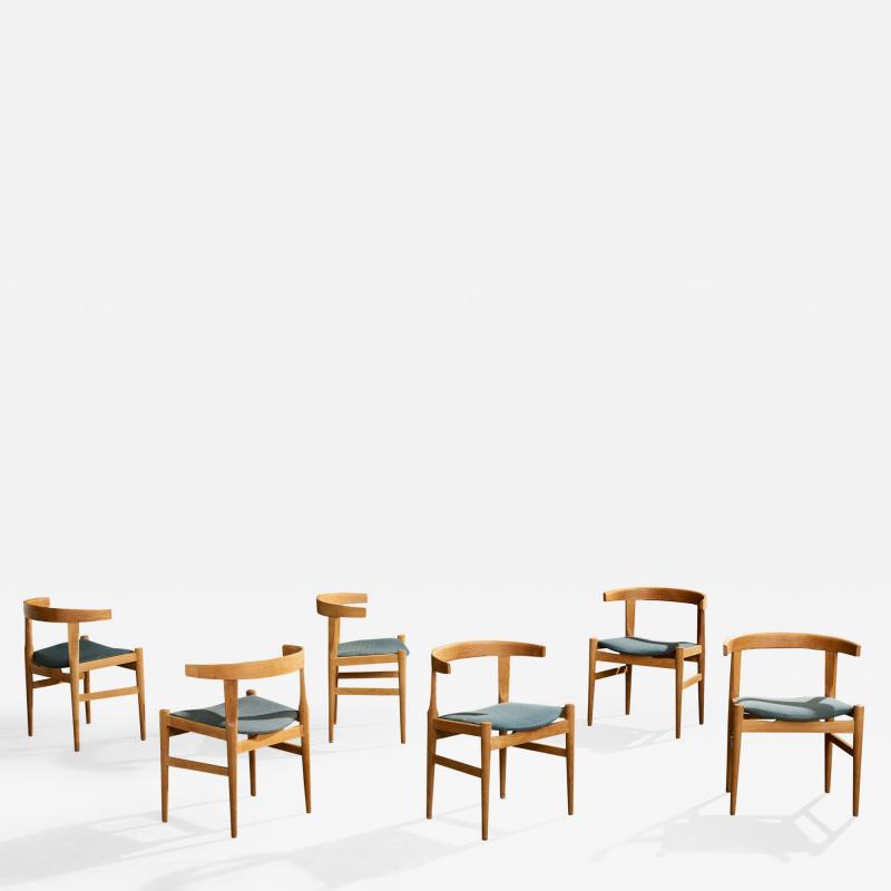 Hans Wegner Dining Room Chairs with Oak and Fabric Denmark 1960s