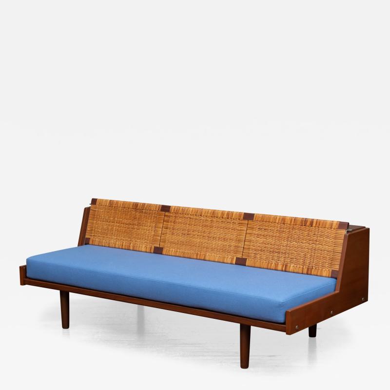 Hans Wegner Hans J Wegner Daybed or Sofa for GETAMA Model GE7