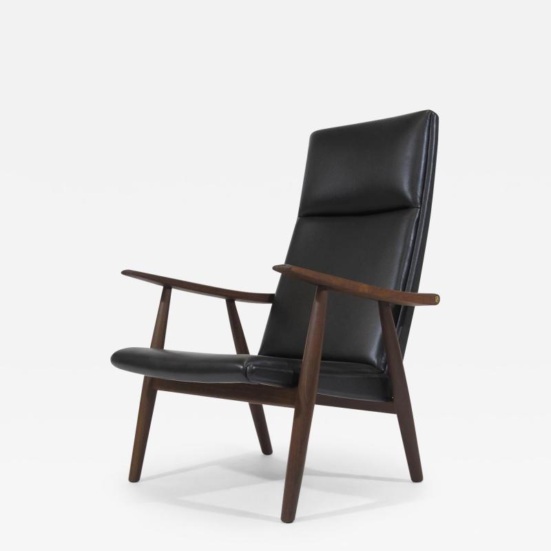 Hans Wegner Hans Wegner 260 High back Lounge Chairs in New Black Leather a Pair