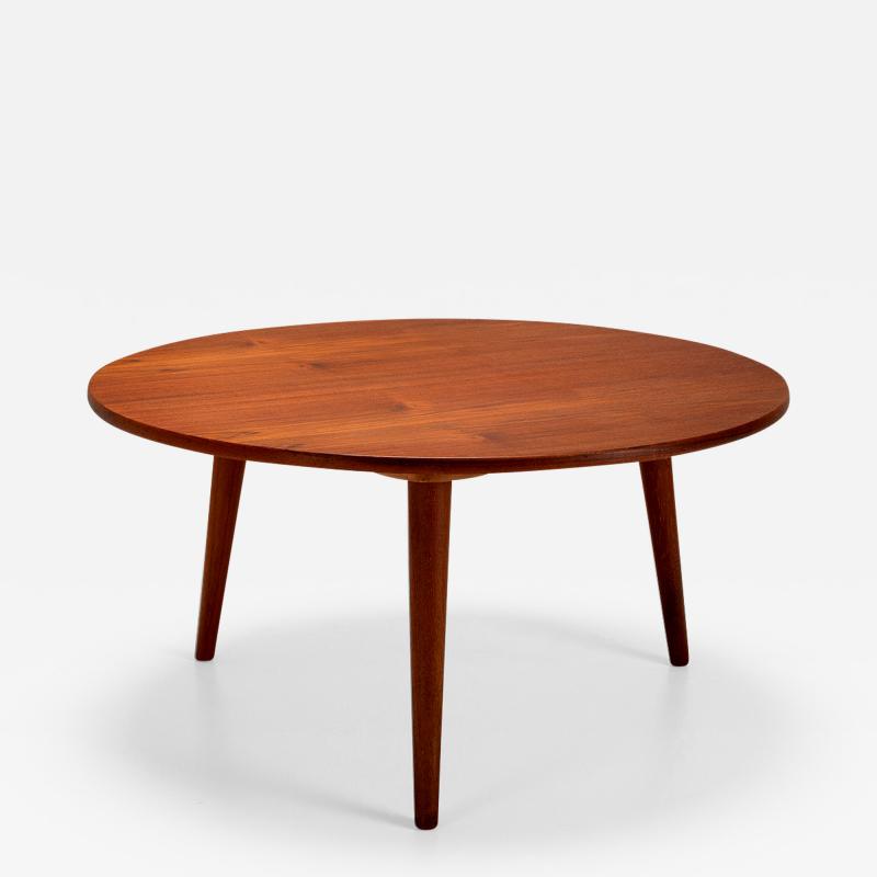 Hans Wegner Model AT8 Round Teak Coffee Table Hans Wegner for Andreas Tuck Denmark 1950s