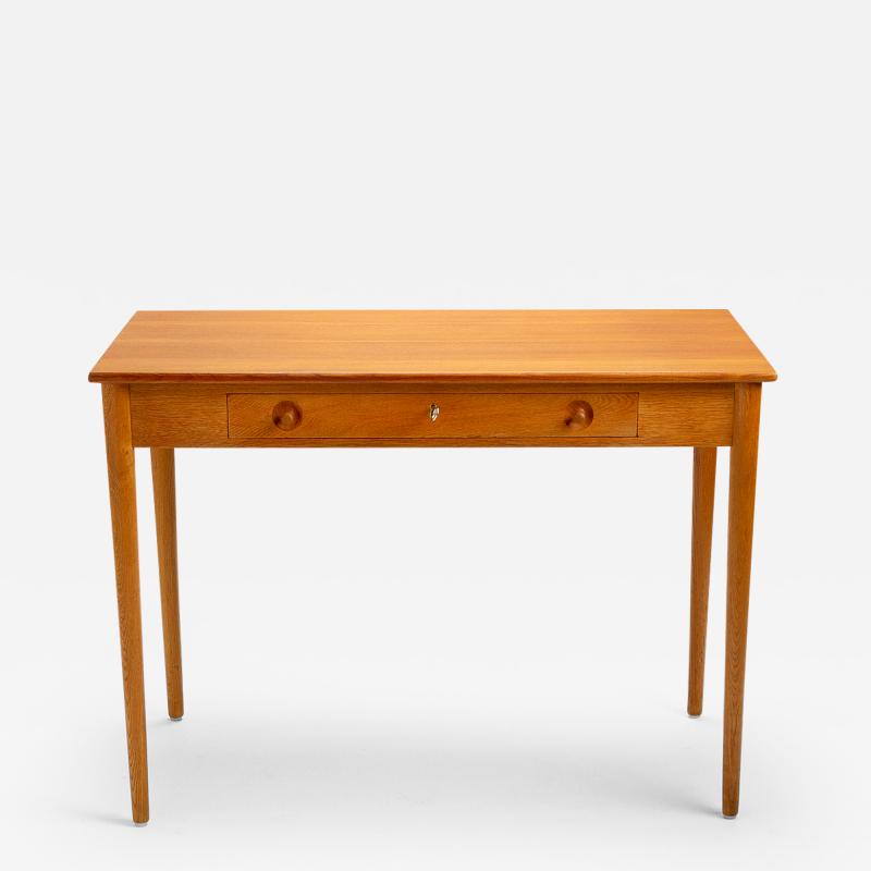 Hans Wegner Oak and Teak RY 32 Desk by Hans Wegner for Ry M bler Denmark 1960s