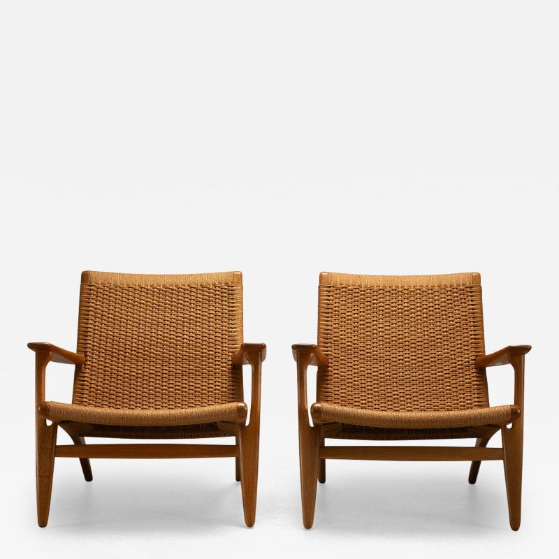 Hans Wegner Pair of CH25 Chairs by Hans Wegner Denmark 1960s