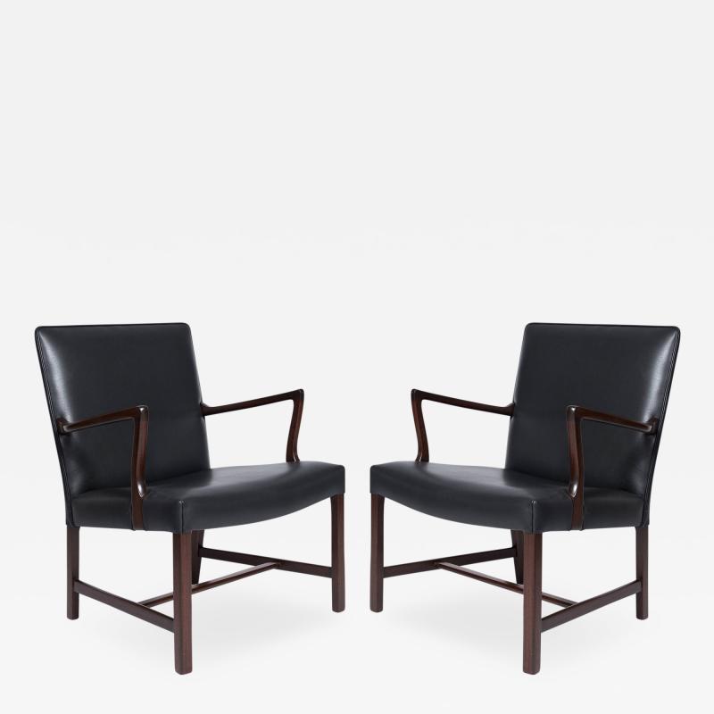 Hans Wegner Pair of Hans Wegner Lounge Chairs