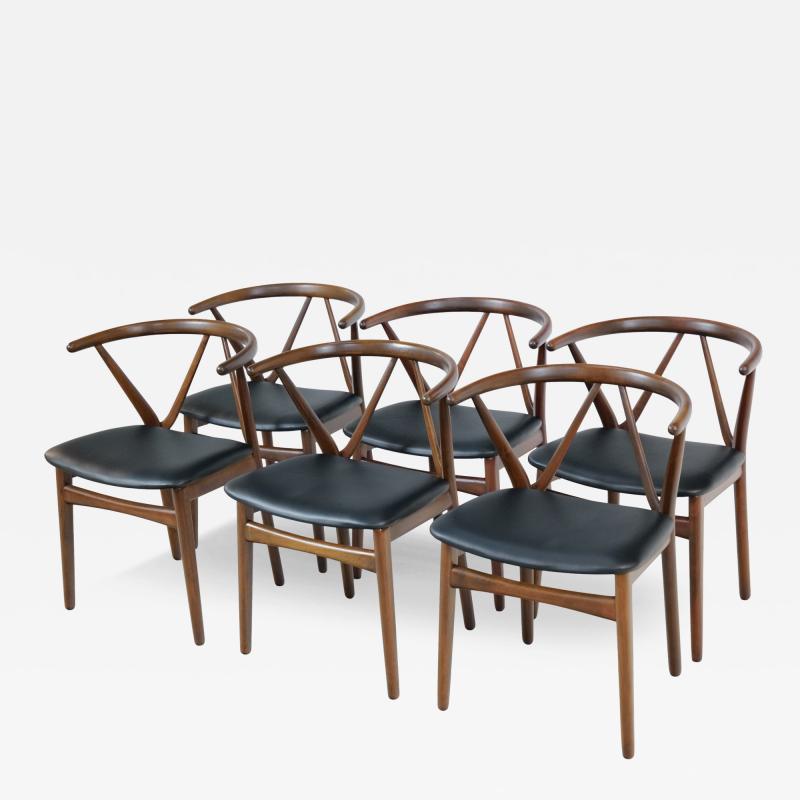 Henning Kjaernulf Set of Six Scandinavian Modern Walnut Dining Chairs by Henning Kjaernulf