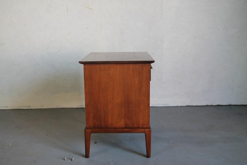 Henredon Furniture Heritage Henredon Night Stand