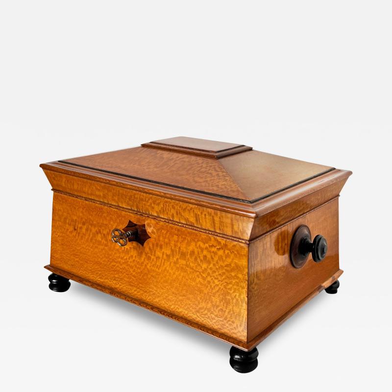 Historicism Box Floral Ash Veneer Rosewood Austria circa 1880