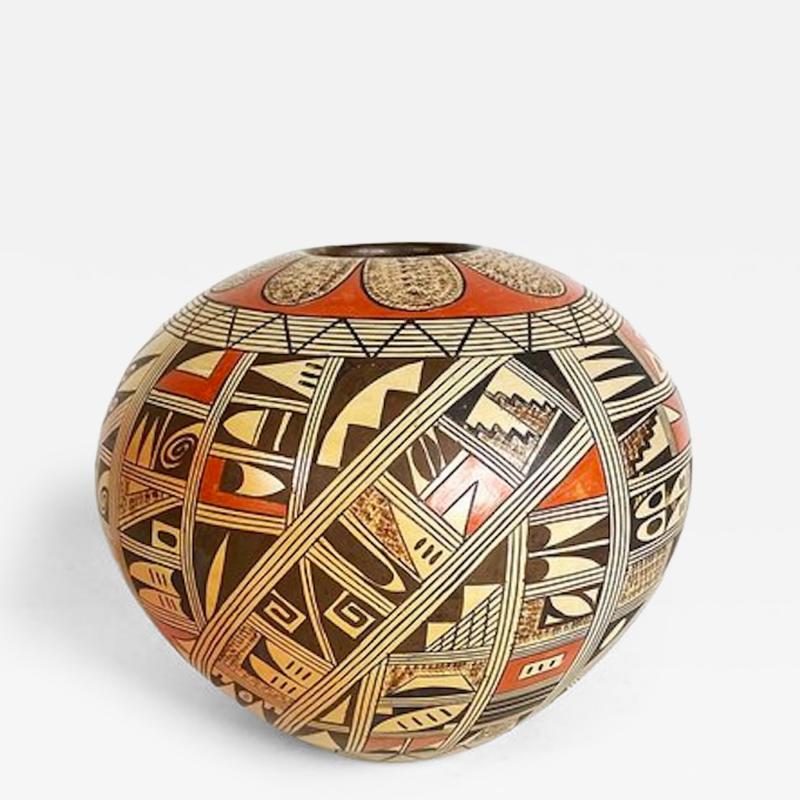 Hopi jar by Rondina Huma
