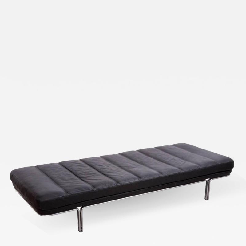 Horst Bruning Horst Bruning Daybed in Original Black Leather and Chrome for Kill International