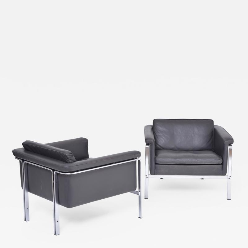 Horst Bruning Pair of dark grey leather Lounge chairs by Horst Br ning for Kill International
