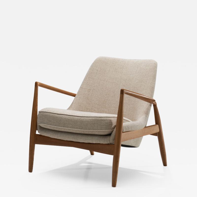 Ib Kofod Larsen Ib Kofod Larsen Seal Lounge Chair in Light Linen Blend Fabric Sweden 1950s