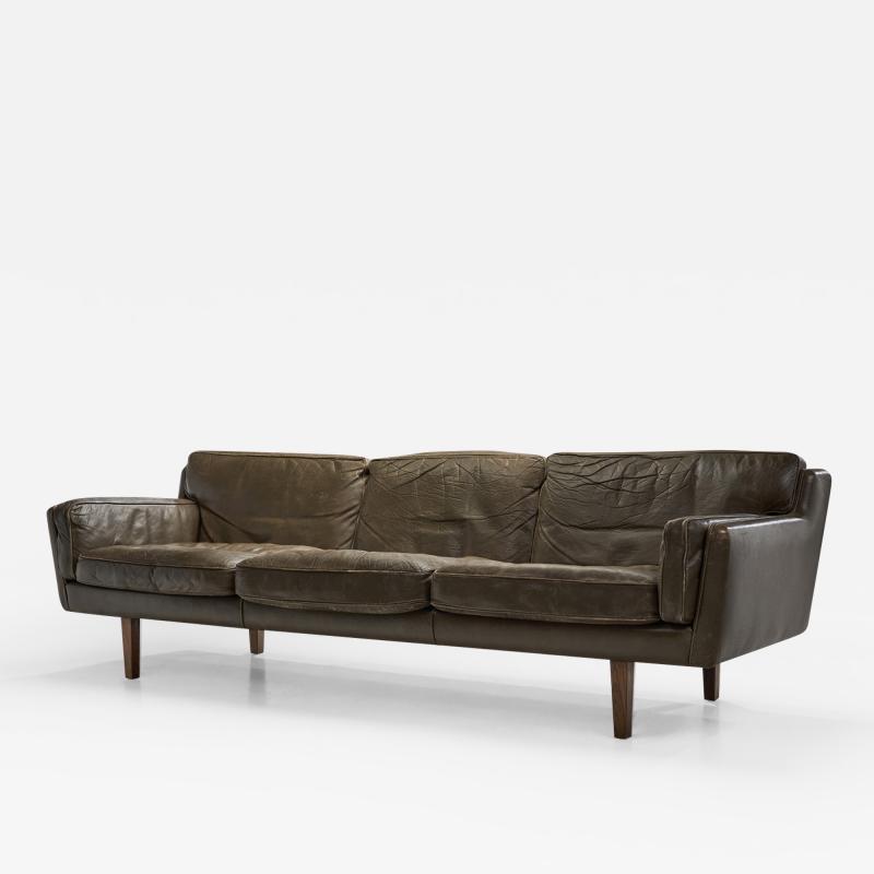 Illum Wikkels Illum Wikkels Model V11 Leather Sofa for Holger Christiansen Denmark 1960s