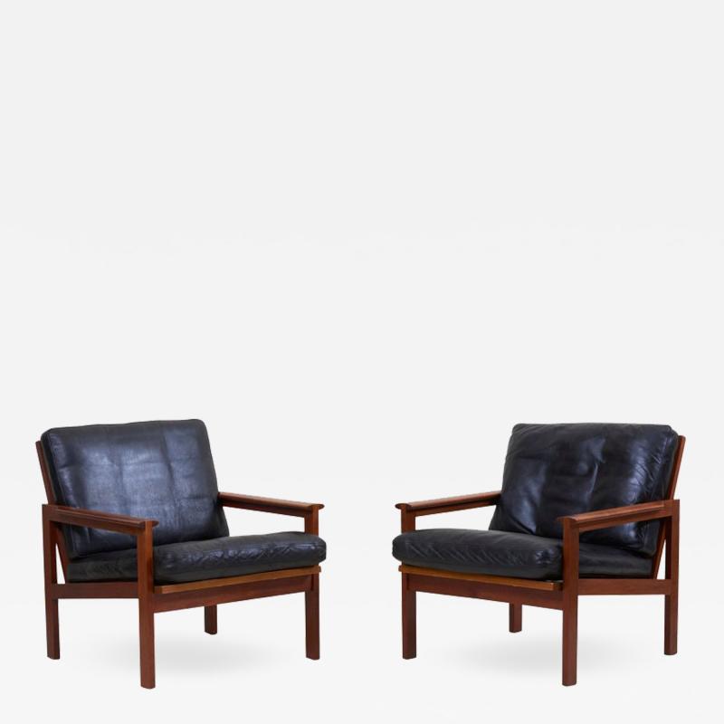 Illum Wikkels Pair of Lounge Chairs in Teak and Leather by Danish Architect Illum Wikkels 