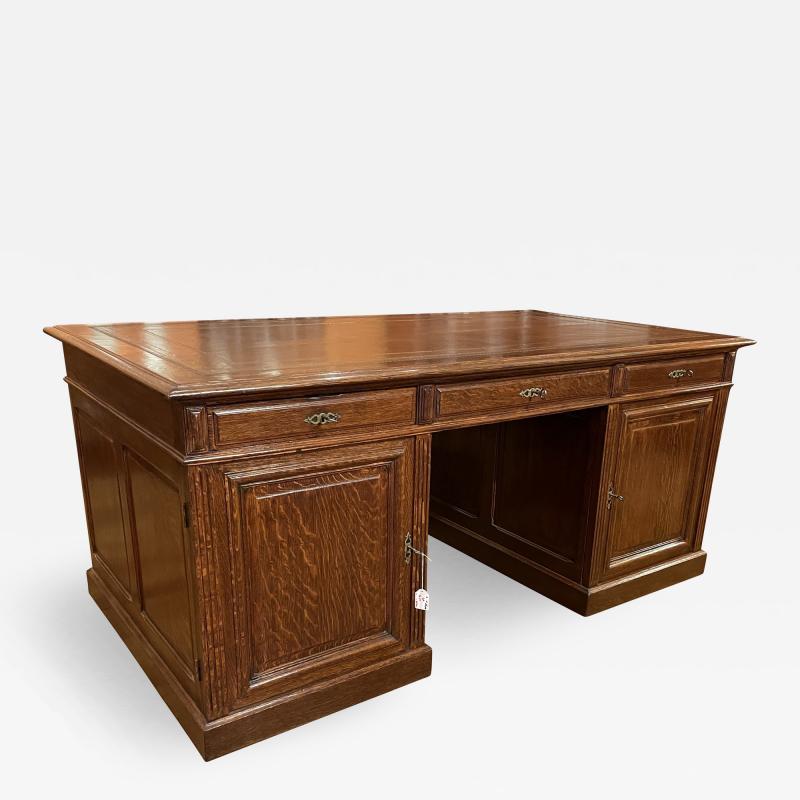 Important French Pedestal Desk From The 19th Century In Oak