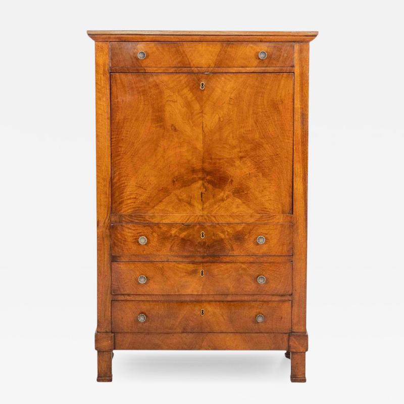 Italian 19th Century Walnut Secr taire Abattant with Fitted Interior