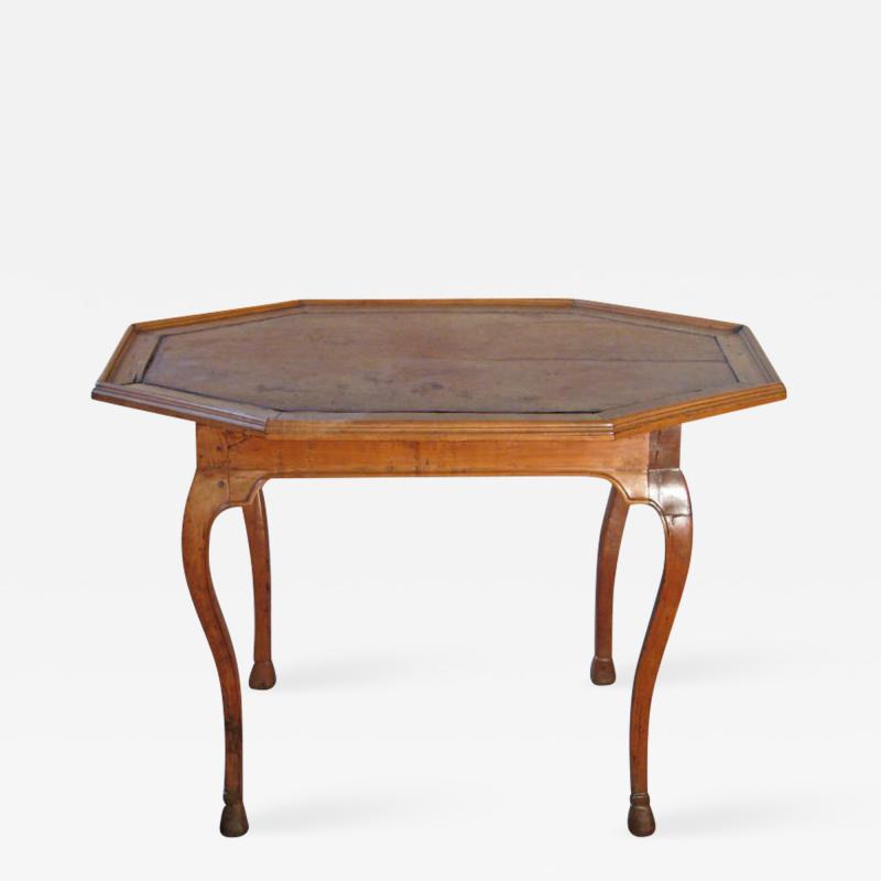 Italian Baroque 18th Century Octagonal Walnut and Leather Inset Center Table