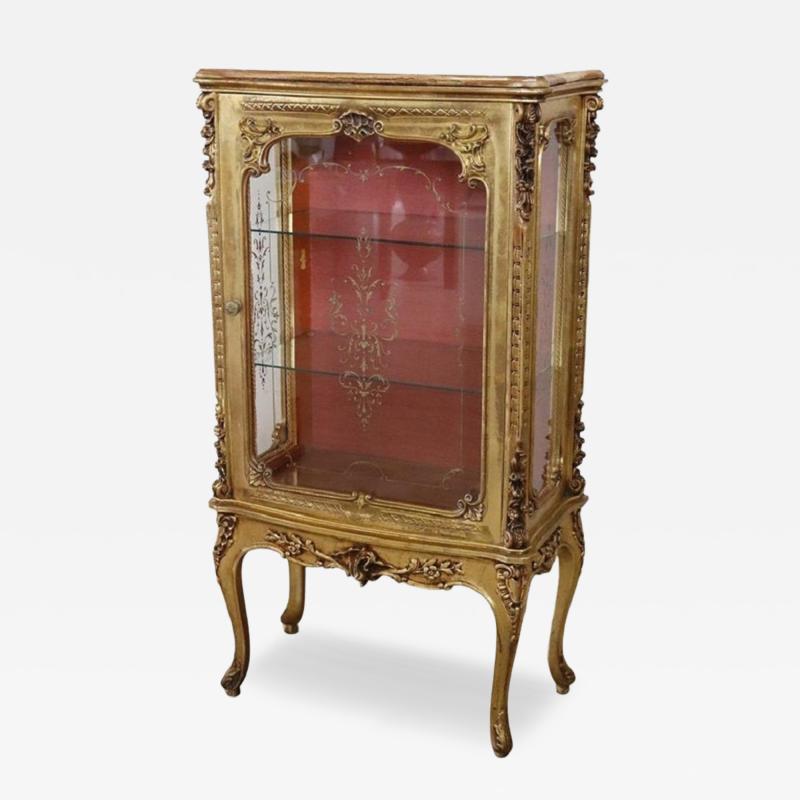 Italian Baroque Style Carved and Gilded Wood Elegant Vitrine